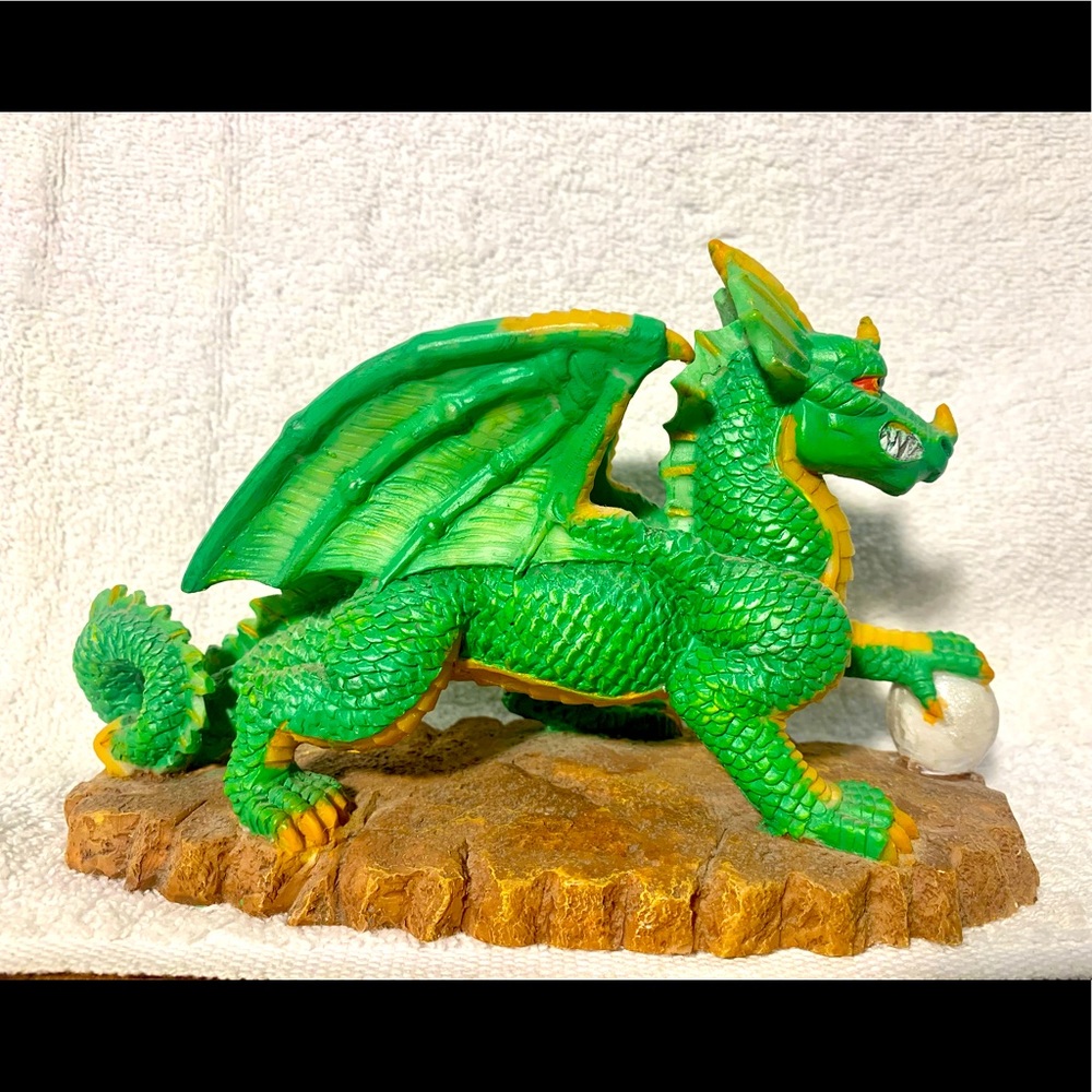 Penn Plax “Age of Magic” Dragon